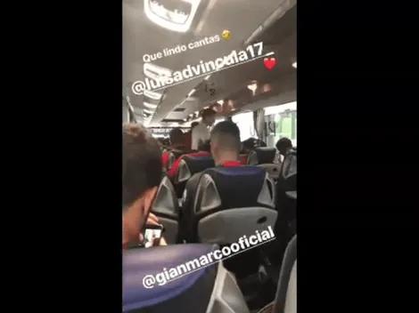 Perú es un carnaval: cantaron Los Auténticos Decadentes en el bus tras el entrenamiento en Rusia