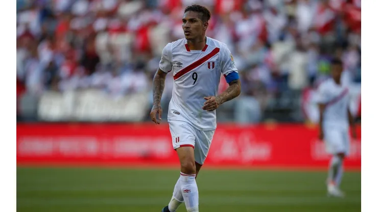 Paolo Guerrero recibió elogios de un futbolista del seleccionado francés. (Foto: Getty)