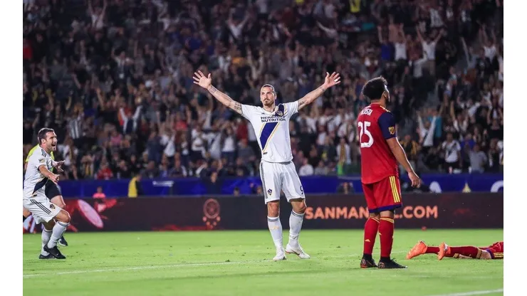 Zlatan Ibrahimovic colaboró con 2 goles para LA Galaxy