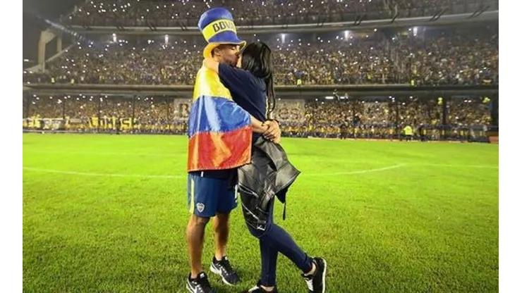 Frank Fabra y Tatiana en la Bombonera