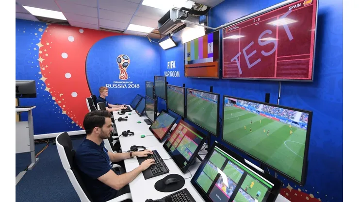 VAR hará su debut oficial en mundial, antes fue utilizado en la Copa Confederaciones 2017