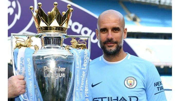 Guardiola, con el trofeo de la Premier