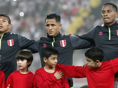 Todos de pie con emoción: video del himno de Perú ante Suecia
