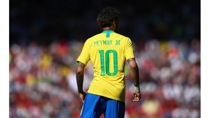 Foto de Neymar con la camiseta de la Selección Brasil.