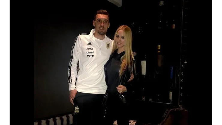 Foto de Franco Armani con su pareja, Daniela Rendon.