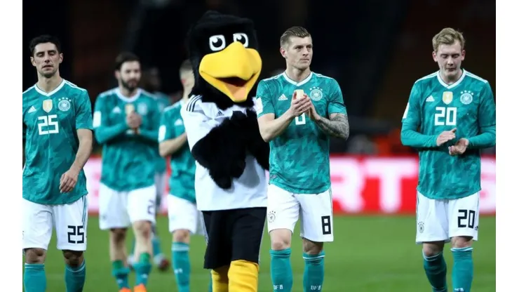 LOS CAMPEONES. Alemania, con Kroos como bandera, se mide ante Arabia.