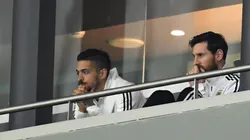 Foto de Manu Lanzini con la Selección Argentina junto a Messi.