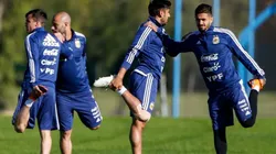 FUERZA, MANU. Lanzini se pierde el Mundial y sus compañeros lo lamentaron en las redes.
