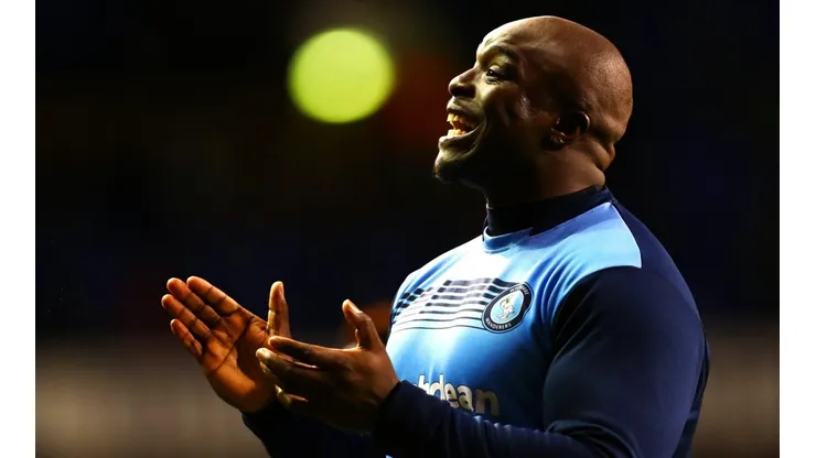Adebayo Akinfenwa amenazó a Sergio Ramos