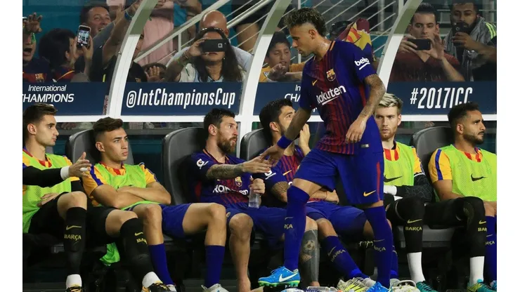 LA ÚLTIMA IMAGEN JUNTOS. Messi saluda a Neymar en la pretemporada de Barcelona en Estados Unidos (Foto: Getty).