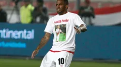 Farfán apoyando a su amigo Guerrero