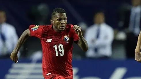 El mediocampista panameño necesitará unos tres meses para superar la lesión en su pie derecho