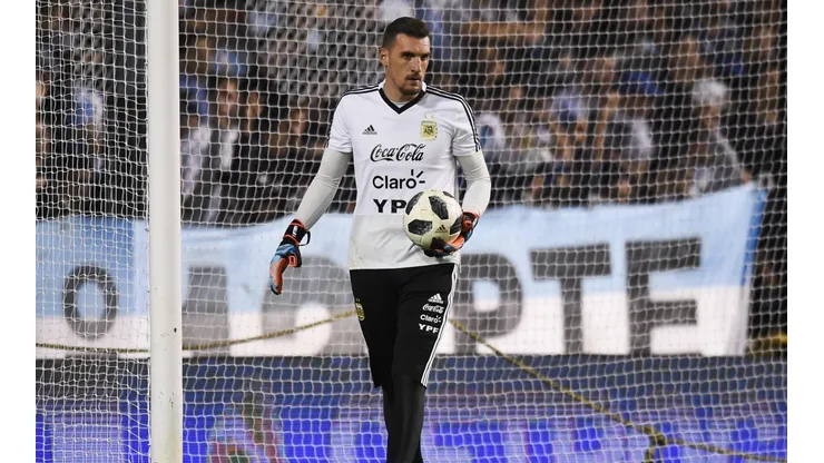 Armani en la previa del partido ante Haití en la Bombonera.