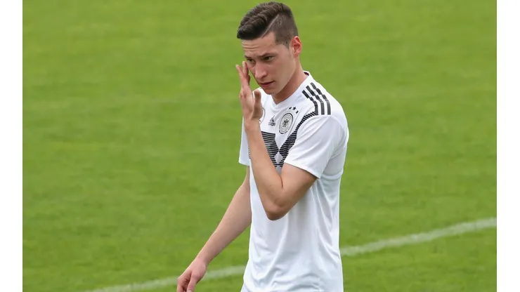 Draxler, entrenando con su país