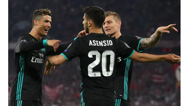 Cristiano y Asensio festejan un gol