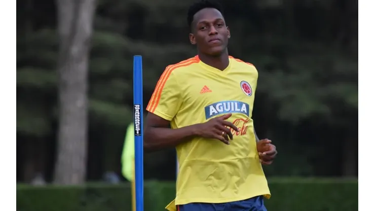 SE PONE A PUNTO. Yerry Mina en los entrenamientos de la Selección Colombia.