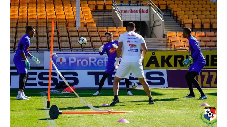 Jaime Penedo ya trabajó con sus compañeros el lunes en Oslo
