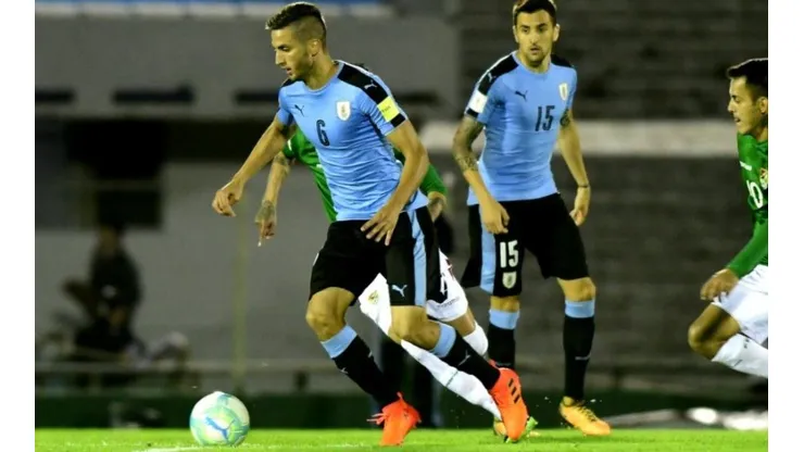 Vecino y Bentancur integrarán el doble cinco uruguayo para el debut en Rusia 2018