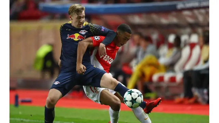 Youri Tielemans con la camiseta de Mónaco.