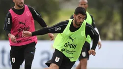 EL GOLEADOR CHARRÚA. Luis Suárez durante el entrenamiento de la Selección Argentina.