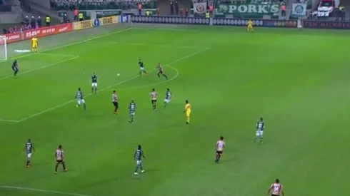 La defensa de Palmeiras hizo reír a todos.