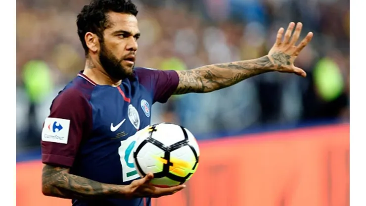 Dani Alves podría volver a La Liga de España
