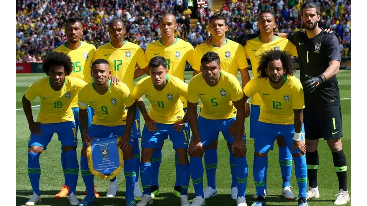 Brasil posa antes del partido con Croacia