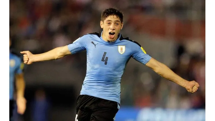 El joven mediocampista recibió miles de mensajes de apoyo de sus seguidores en las redes sociales