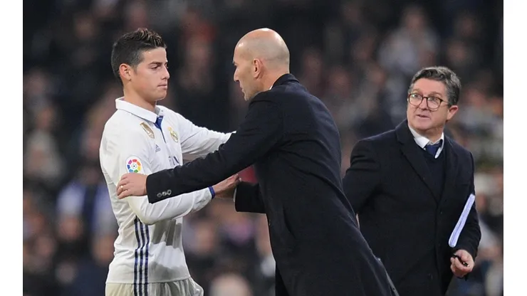 Foto de Zinedine Zidane junto a James Rodríguez
