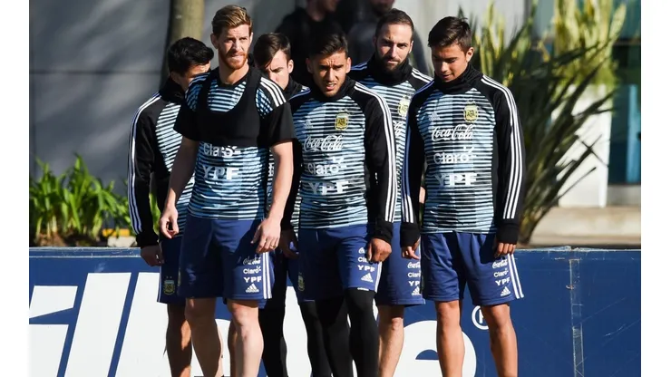 EL PRIMERO. Cristian Ansaldi durante el entrenamiento de la Selección Argentina en Ezeiza (Foto: Getty).