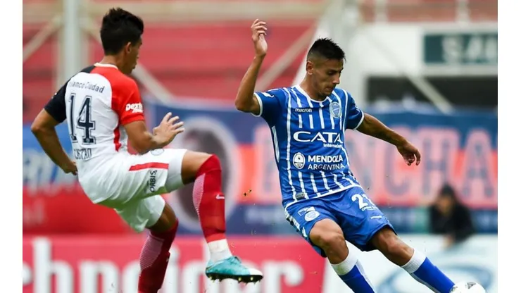 Fabrizio Angileri enfrentando a San Lorenzo de Almagro.