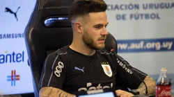EN CONFERENCIA. Nahitan Nández habló con la prensa con los colores de la Selección de Uruguay.
