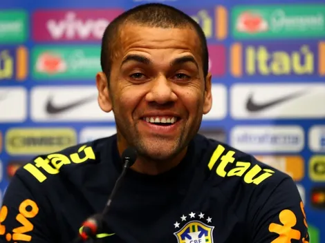 Dani Alves es bostero: "Viva Boca, somos de Boca"