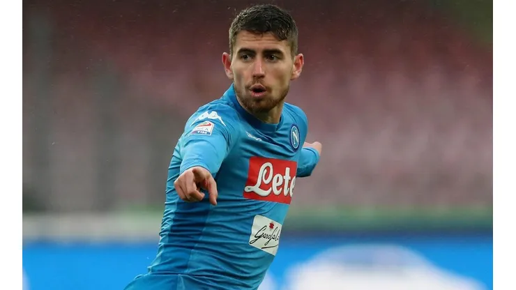 LUJO. Jorginho ya sueña con tirarle centros a Aguero.