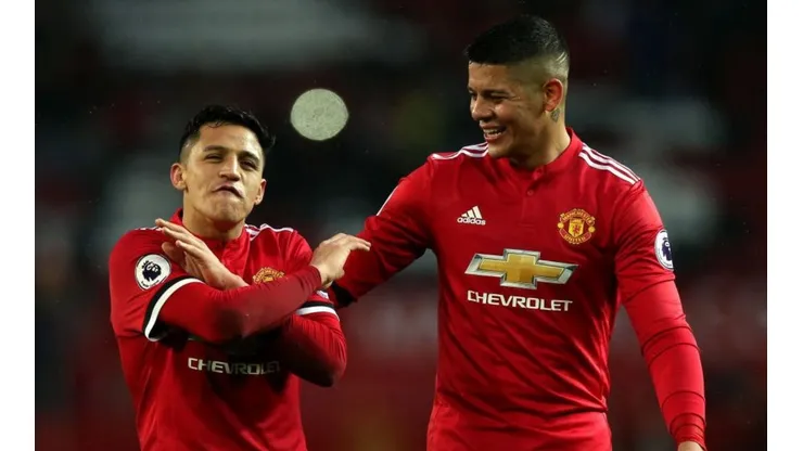 MARQUITOS ATR. Rojo cantó y bailó con sus amigos en Manchester.