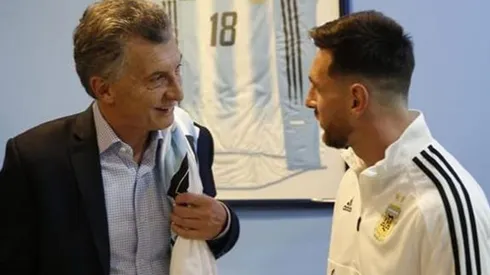 A lo Retamar: Macri motivó a la Selección en su despedida del país