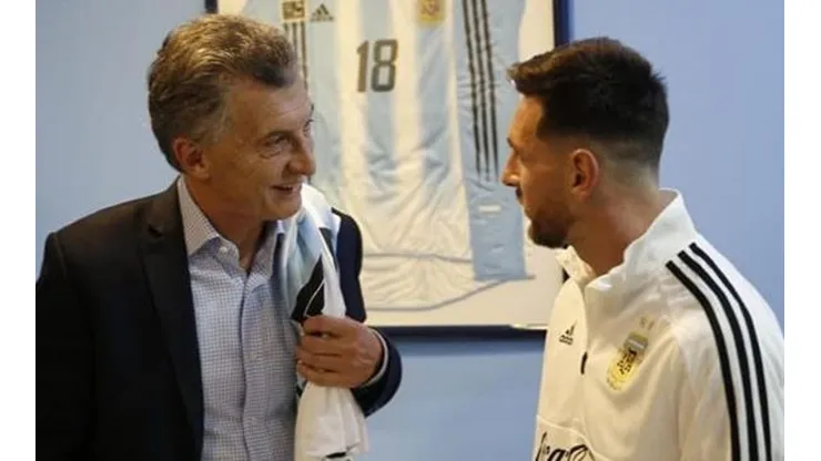 A lo Retamar: Macri motivó a la Selección en su despedida del país