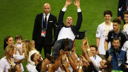 EN LA CIMA. Zinedine Zidane hizo historia en el Madrid como entrenador y futbolista.