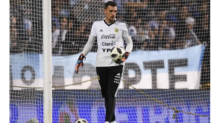 Armani con el buzo de la selección