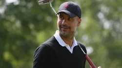 Guardiola jugando al golf en Italia