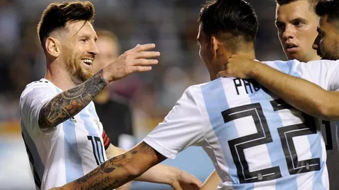 SONRISA DE GANADOR. Messi feliz junto a sus compañeros en el amistoso contra Haití.