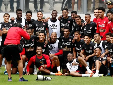 Los jugadores de Perú salieron con la 9 de Paolo Guerrero