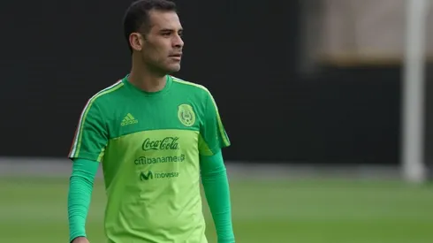 Rafa Máquez entrenando por el Tri