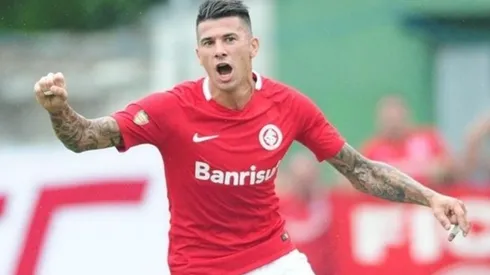 Víctor Cuesta estaría cerca de firmar con Boca