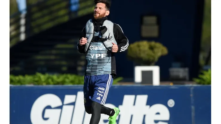 El rugido del Ducó cuando Messi salió a entrenar