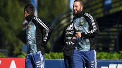 Higuaín sonríe durante el entrenamiento de la Selección Argentina.
