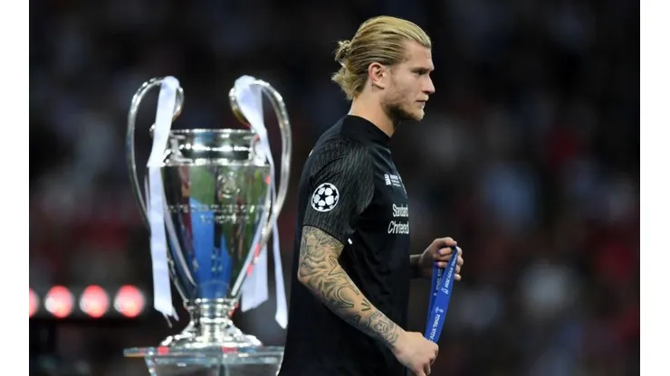 Loris Karius ni quiso mirar el trofeo de la Champions League.