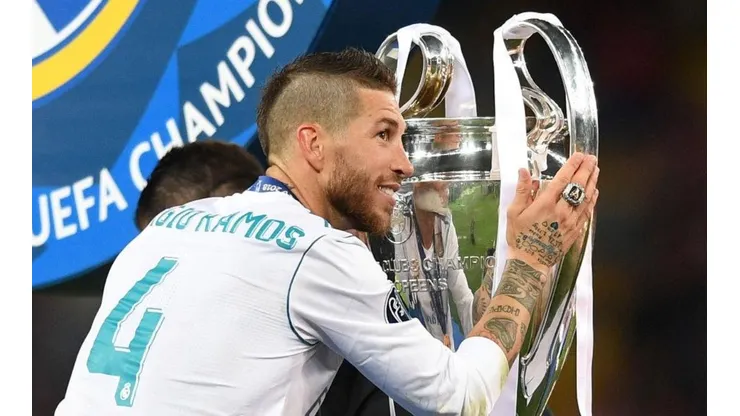 Sergio Ramos junto a la Champions League.