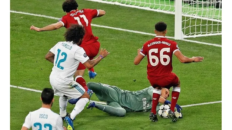 KEYLORD. Keylor Navas aparece ante Alexander-Arnold para salvar al Real Madrid.