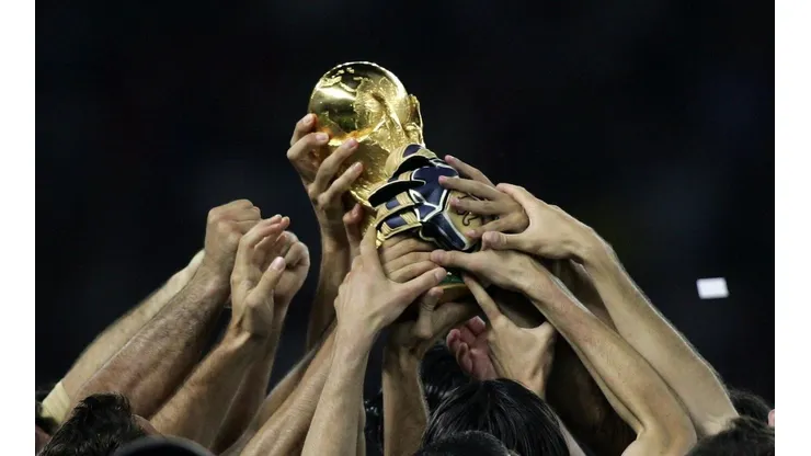 LA OBSESIÓN DE TODOS. El trofeo que todos quieren tener: la Copa del Mundo (Foto: Getty).